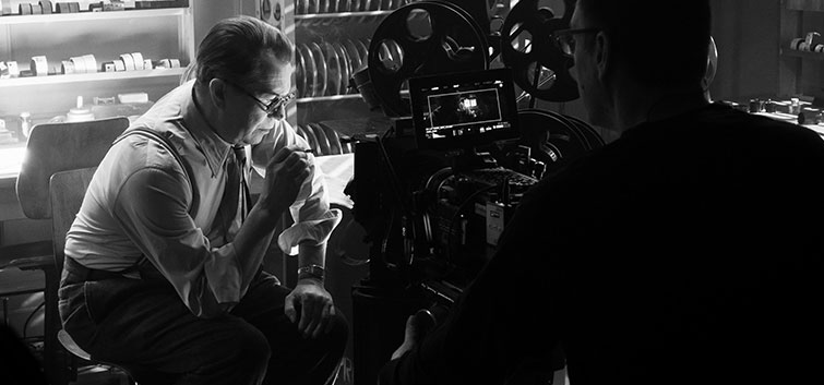 Gary Oldman in Mank